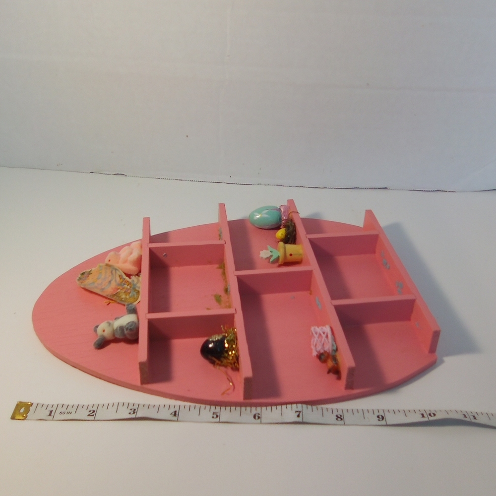 Vintage Pink Egg-Shaped Shelf with Easter Decorations - Picture 12 of 14